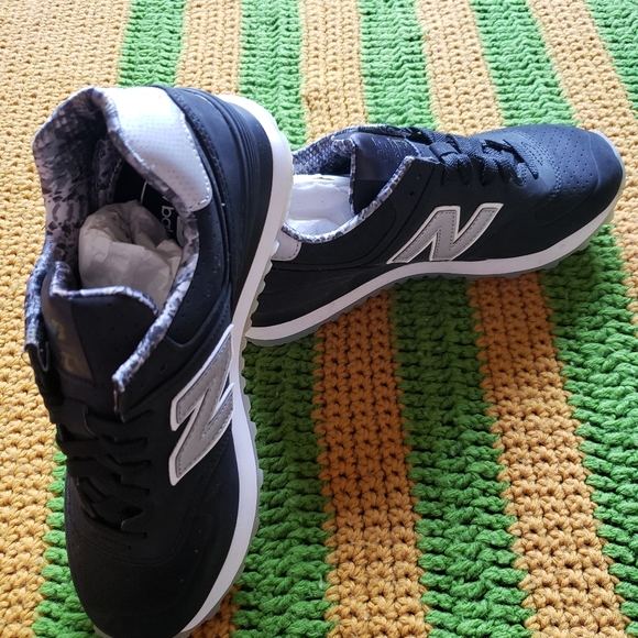 new balance 574 outer glow sneaker